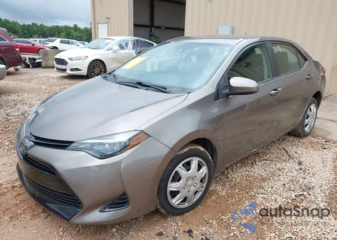 2018 Toyota Corolla Le z USA, uszkodzony, nr VIN 2T1BURHE7JC027284